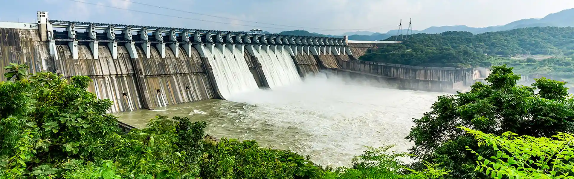 Sardar Sarovar Dam - View 1