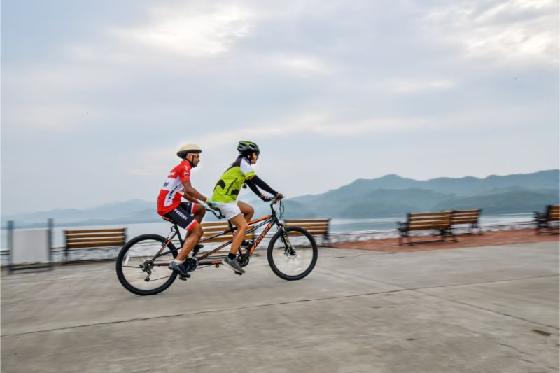Khalwani Couple Cycling